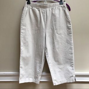 DENIM & CO CROPPED PANTS WITH POCKETS- NEVER WORN